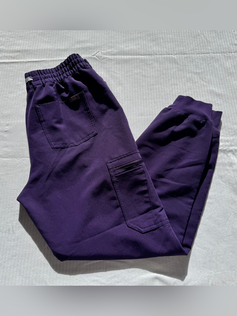 FIGS Technical Collection Purple Solid Scrub Pants woman’s Size M.